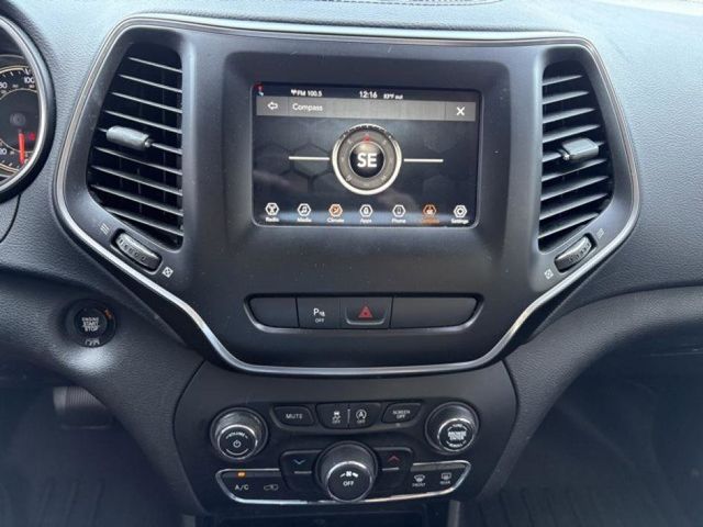 2019 Jeep Cherokee Latitude photo 12