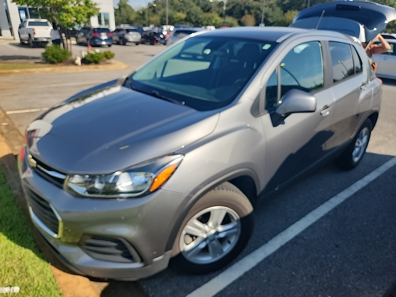 2020 Chevrolet Trax LS photo 2