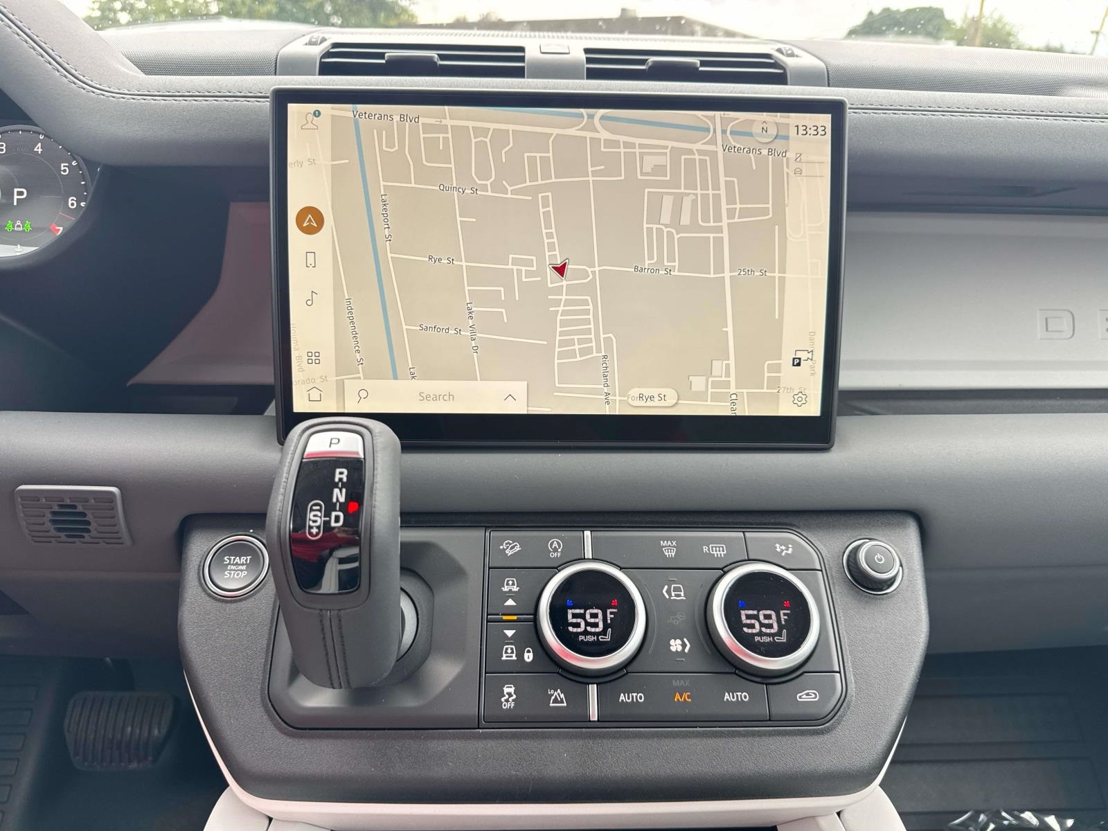 2025 Land Rover Defender 110 S photo 10