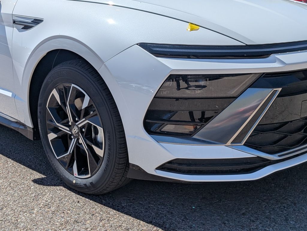 2025 Hyundai Sonata SEL photo 2