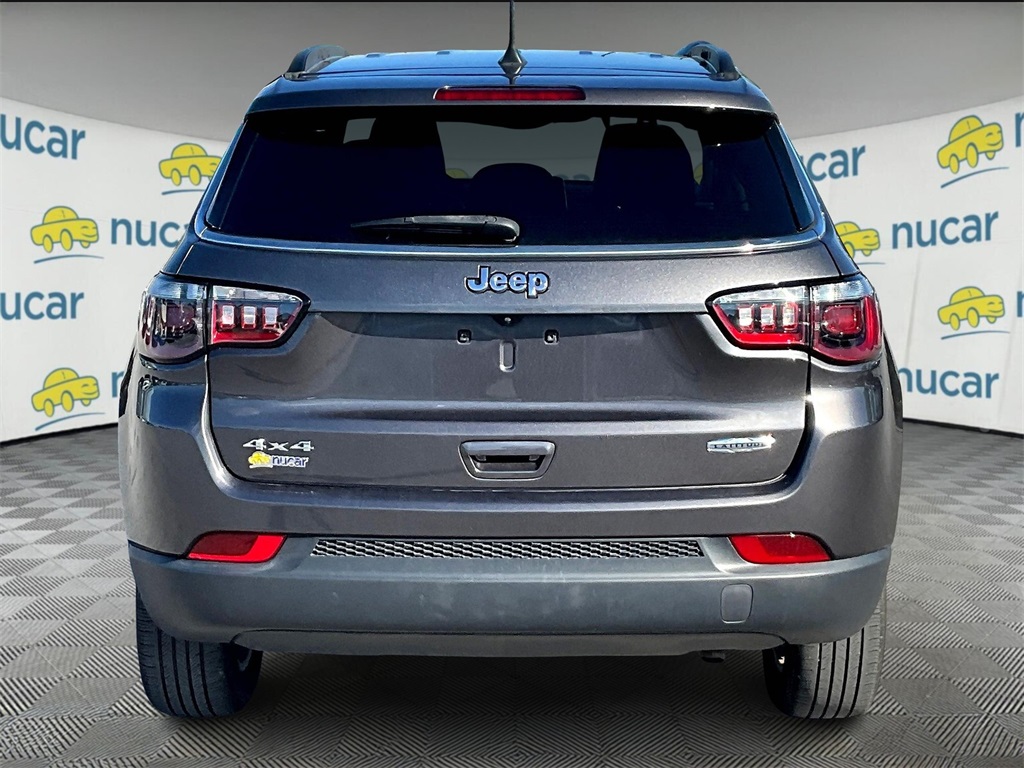 2022 Jeep Compass Latitude photo 5