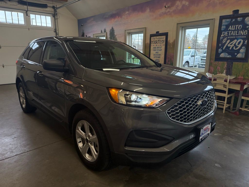 2024 Ford Edge SE photo 3