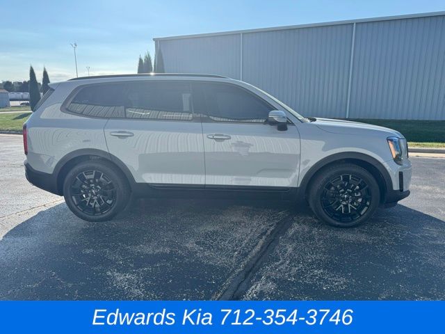 2022 Kia Telluride EX Nightfall Edition photo 3