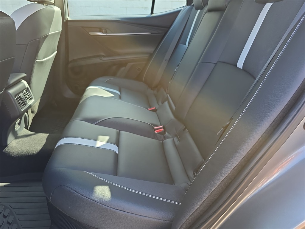 2025 Toyota Camry SE photo 19