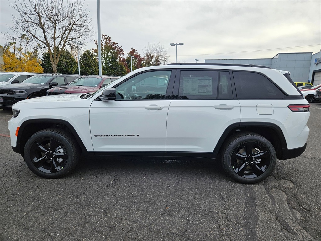 2025 Jeep Grand Cherokee Limited photo 4
