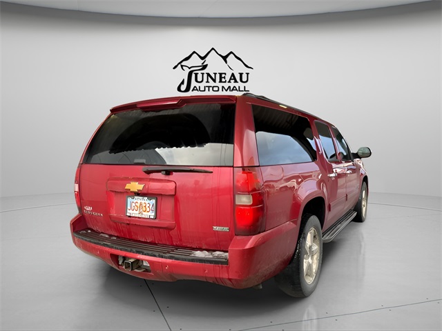2012 Chevrolet Suburban 1500 LT photo 3