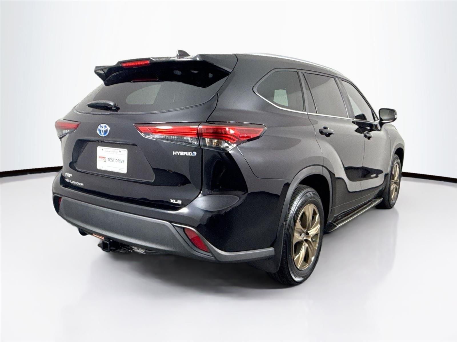 2023 Toyota Highlander Hybrid Bronze Edition photo 6