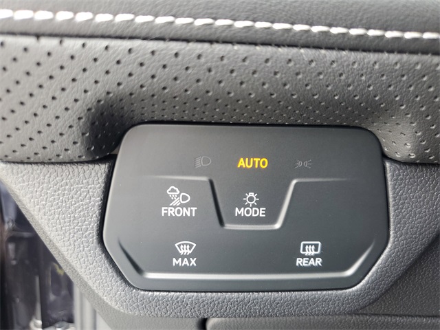 2026 Volkswagen Atlas Cross Sport SE Technology photo 33