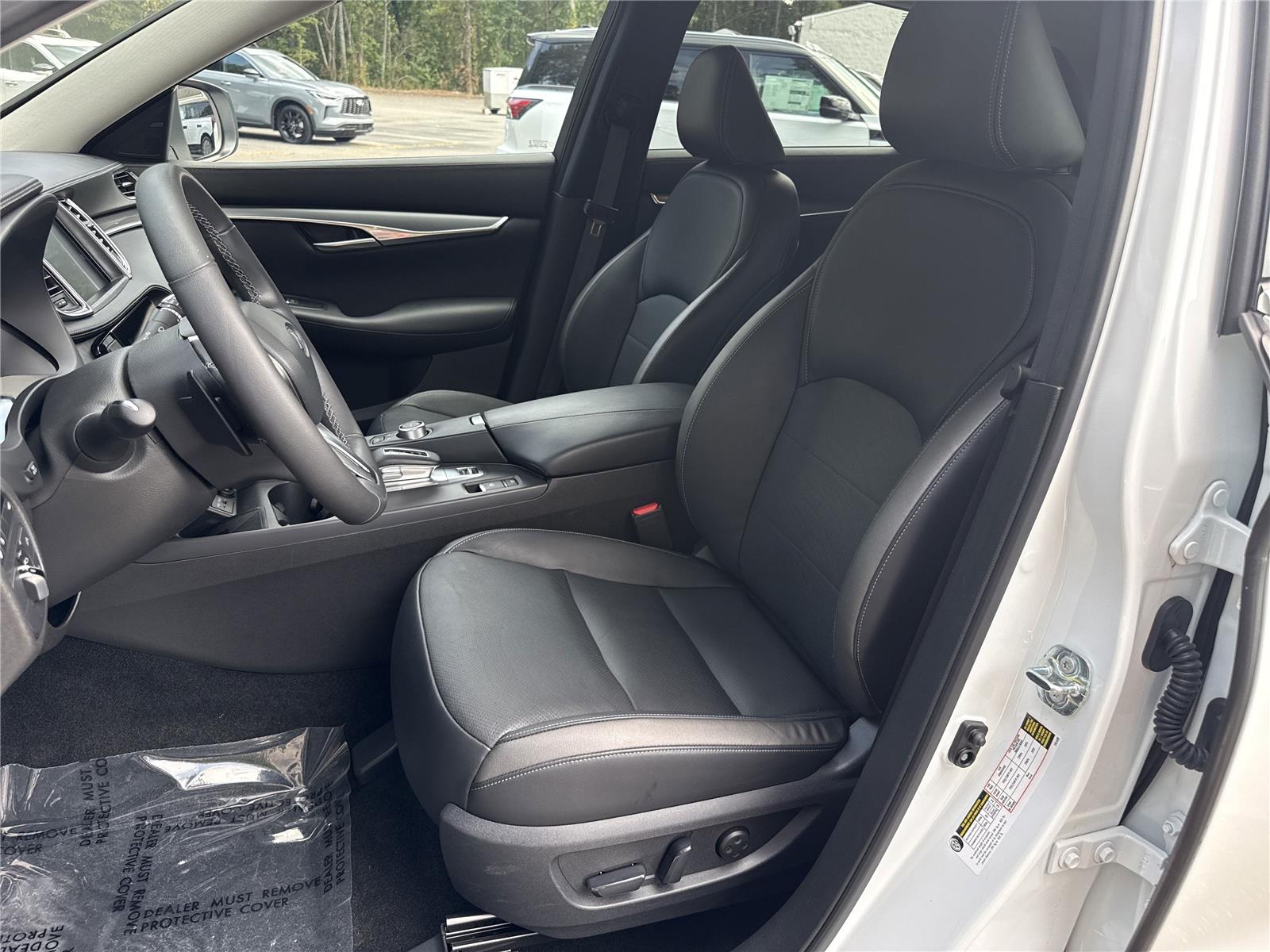 2024 Infiniti QX50 Luxe photo 8