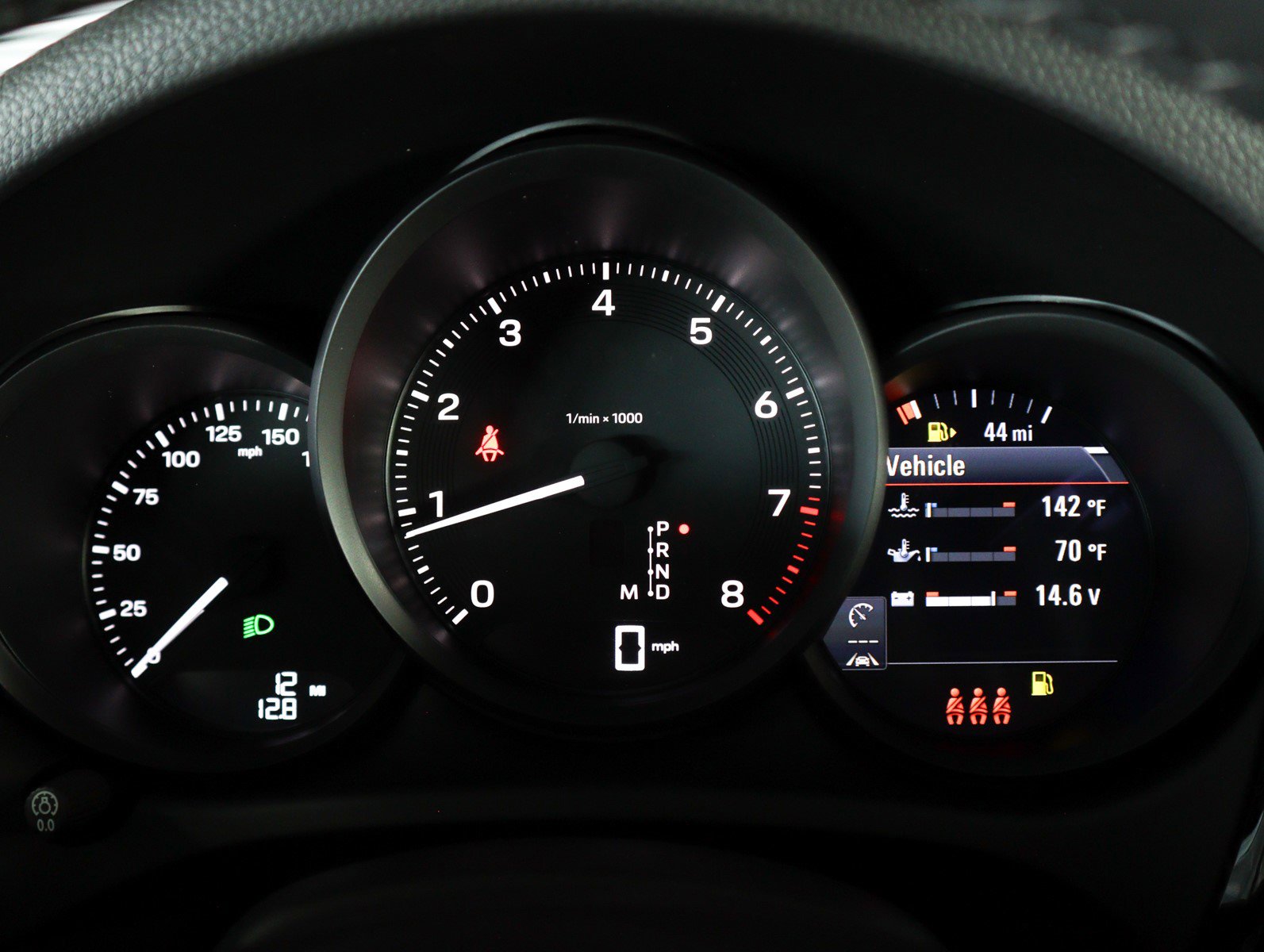 2025 Porsche Macan T photo 15