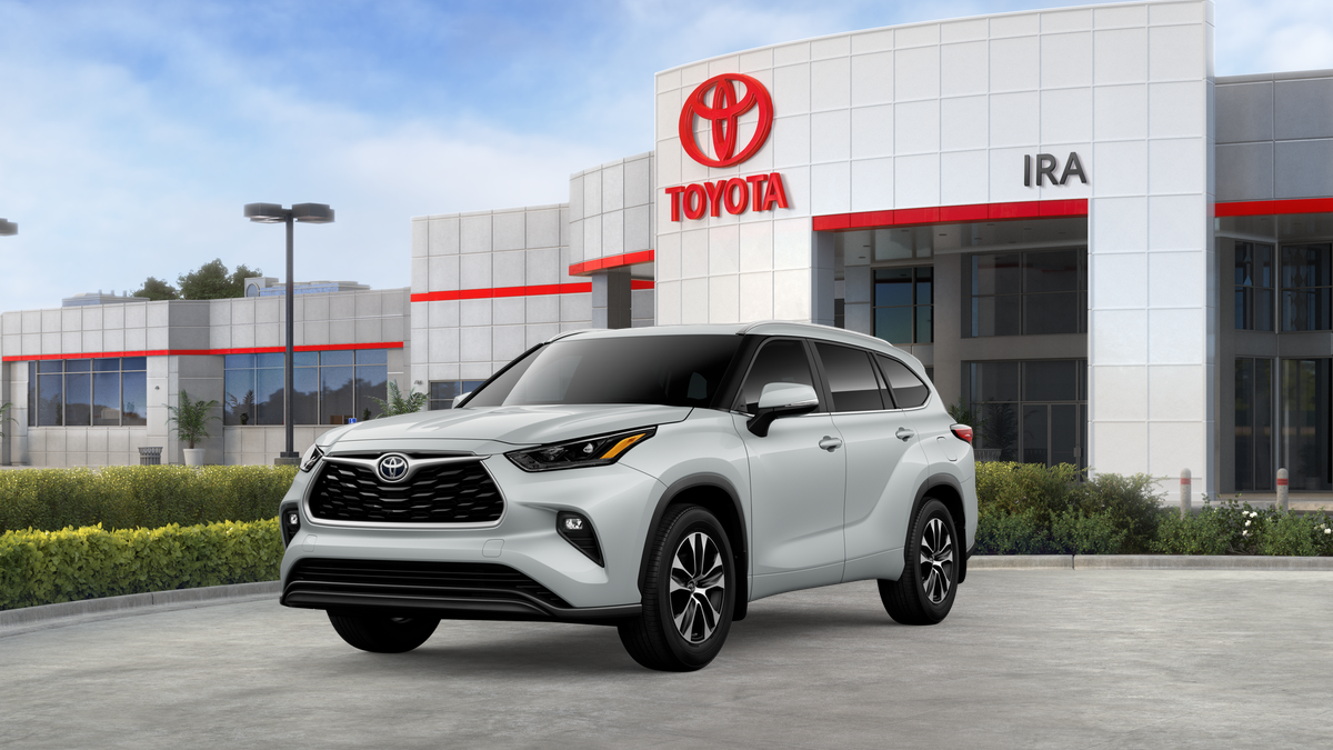 2026 Toyota Highlander XLE's photo
