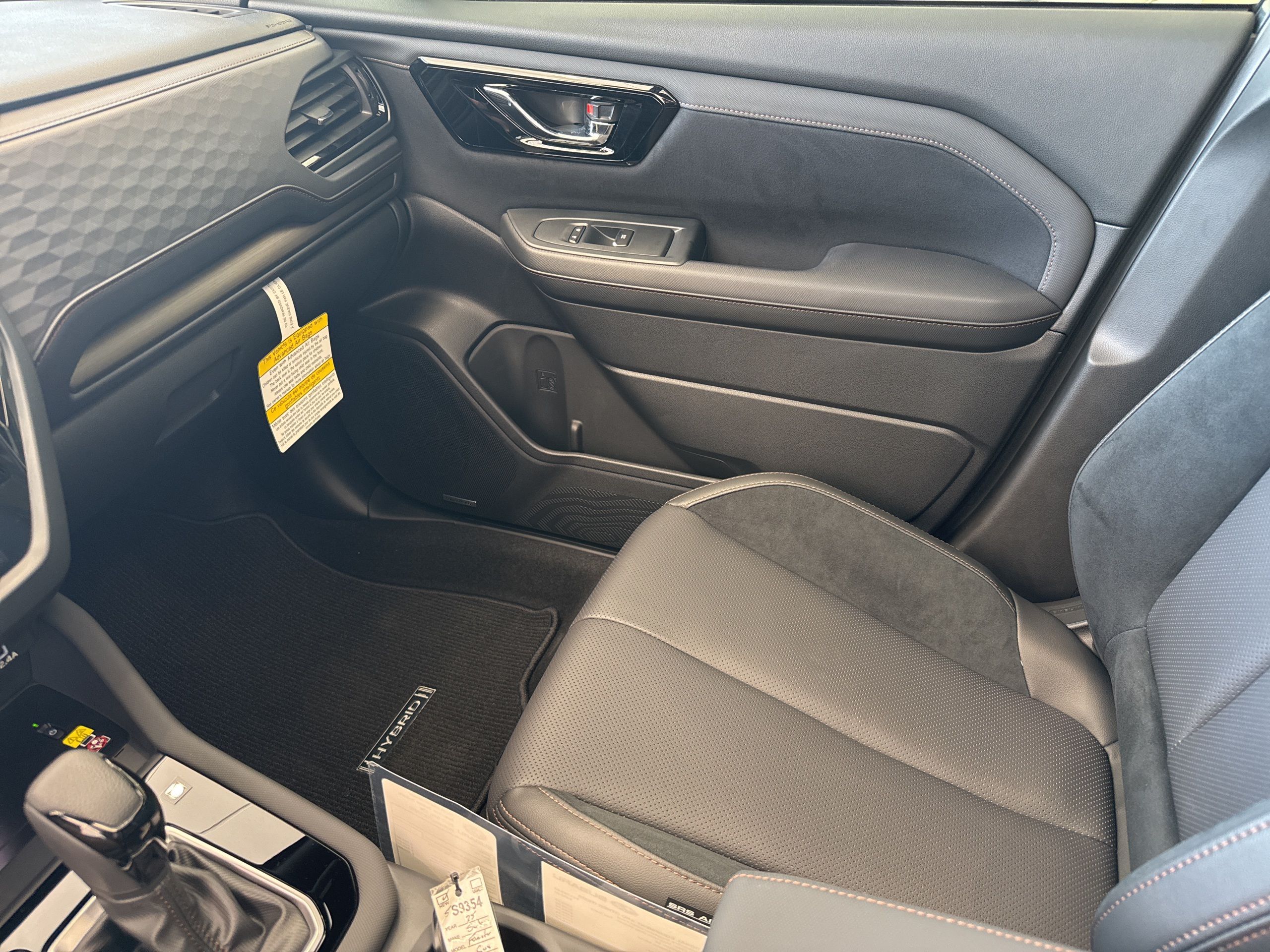 2025 Subaru Forester Touring photo 17