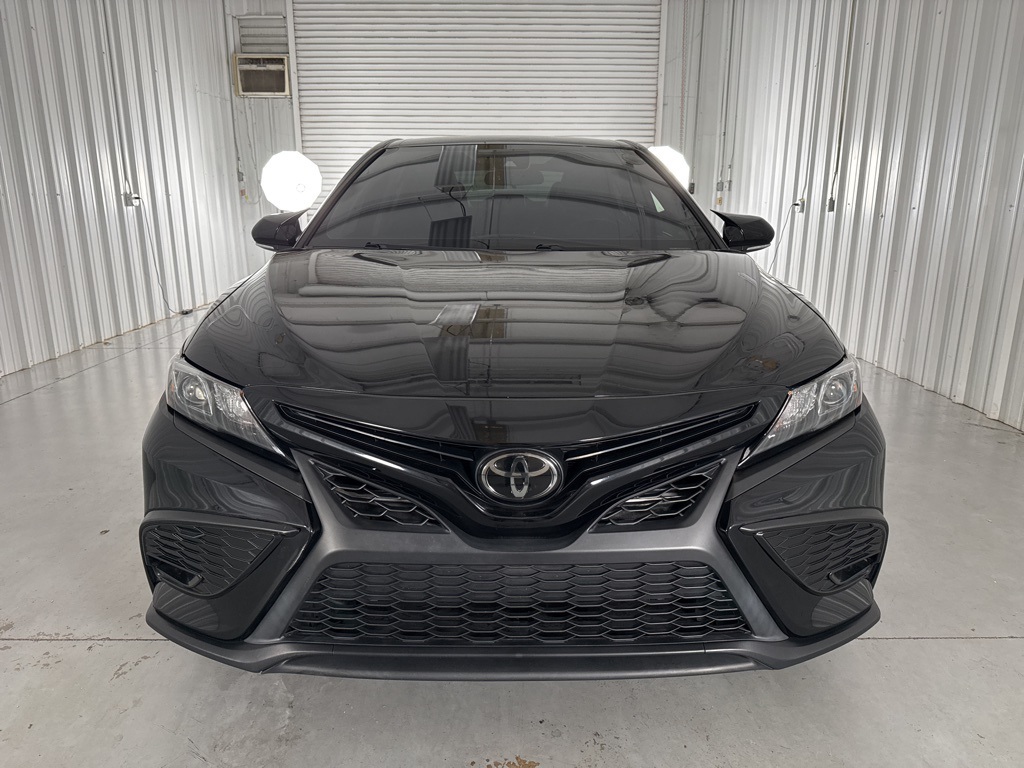 2022 Toyota Camry SE photo 2