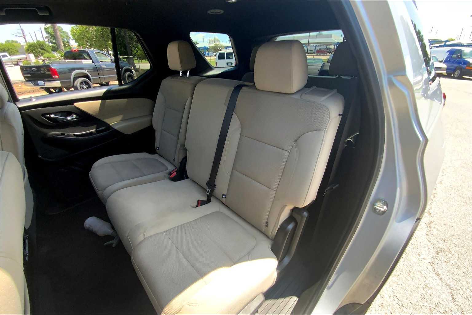 2022 Chevrolet Traverse L photo 18