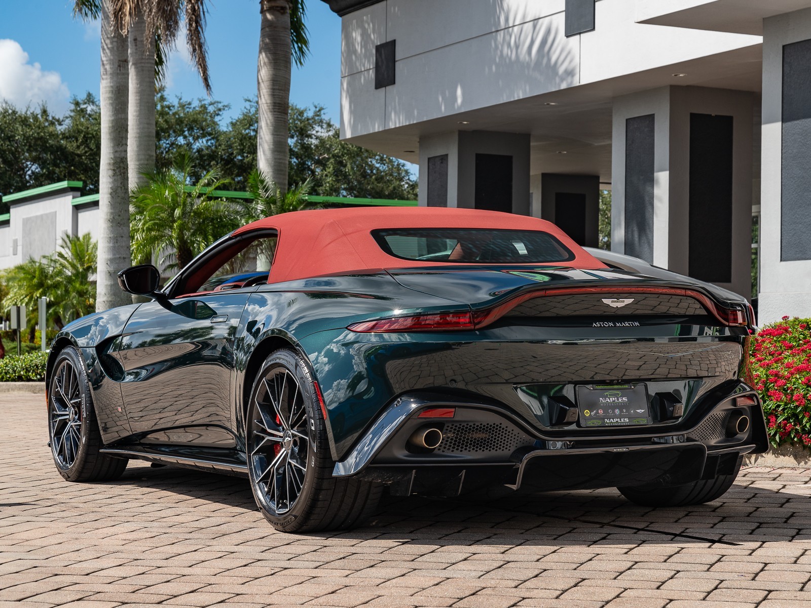 2021 Aston Martin Vantage photo 33