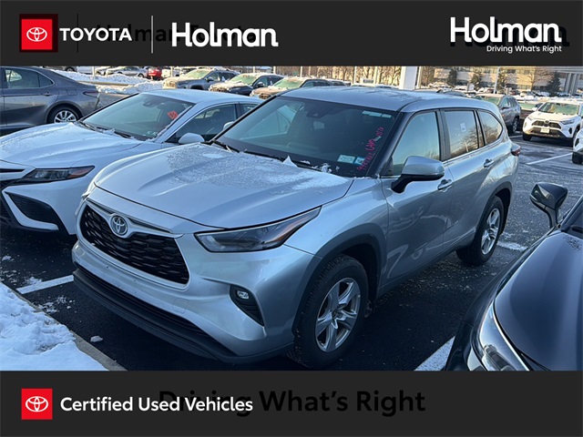 2024 Toyota Highlander LE's photo