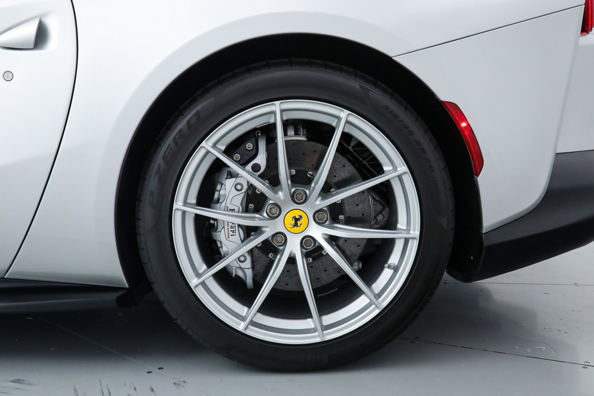 2019 Ferrari 812 Superfast photo 35