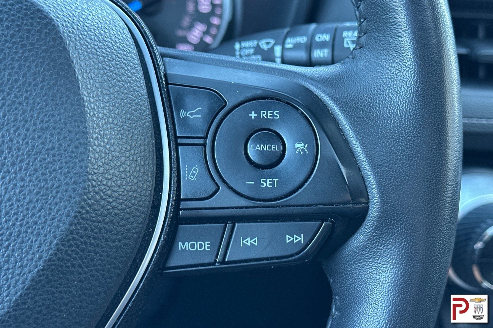2020 Toyota RAV4 Hybrid XLE photo 27