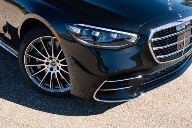 2026 Mercedes Benz S 580 4MATIC photo 4