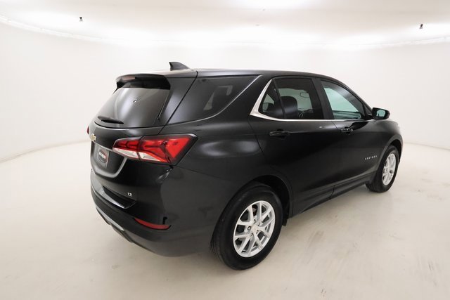 2022 Chevrolet Equinox LT photo 2