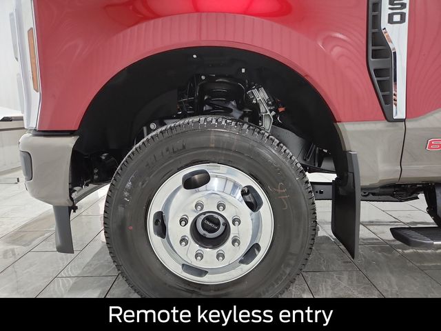 2026 Ford F-350 King Ranch photo 2