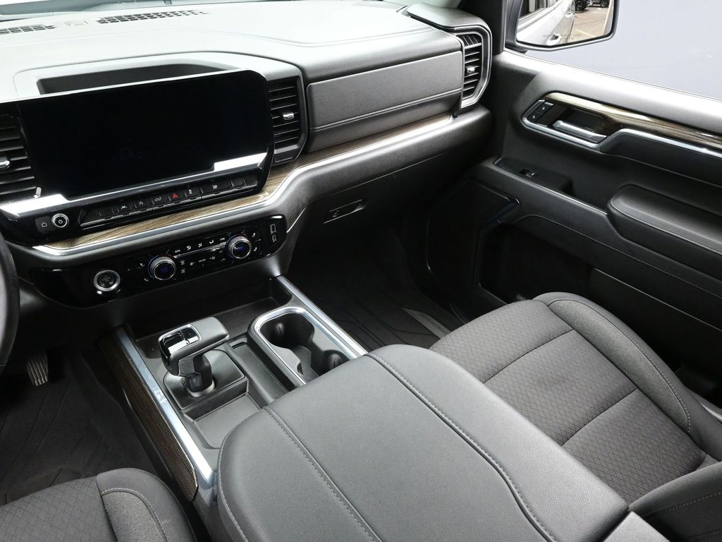 2023 Chevrolet Silverado 1500 RST photo 9