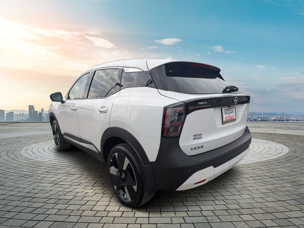 2025 Nissan Kicks SR photo 2