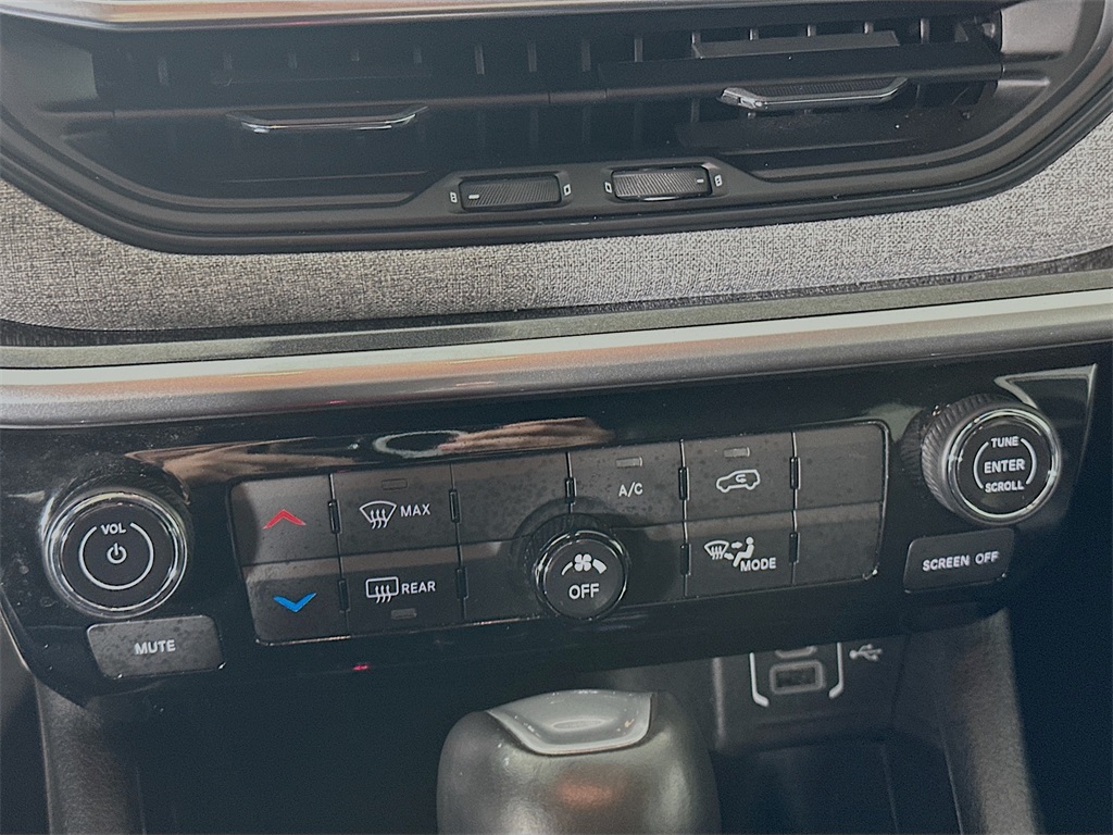 2024 Jeep Compass Latitude photo 18