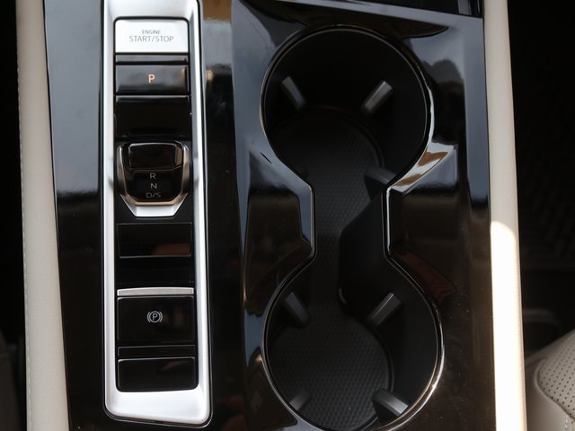 2026 Volkswagen Atlas SE Technology photo 16