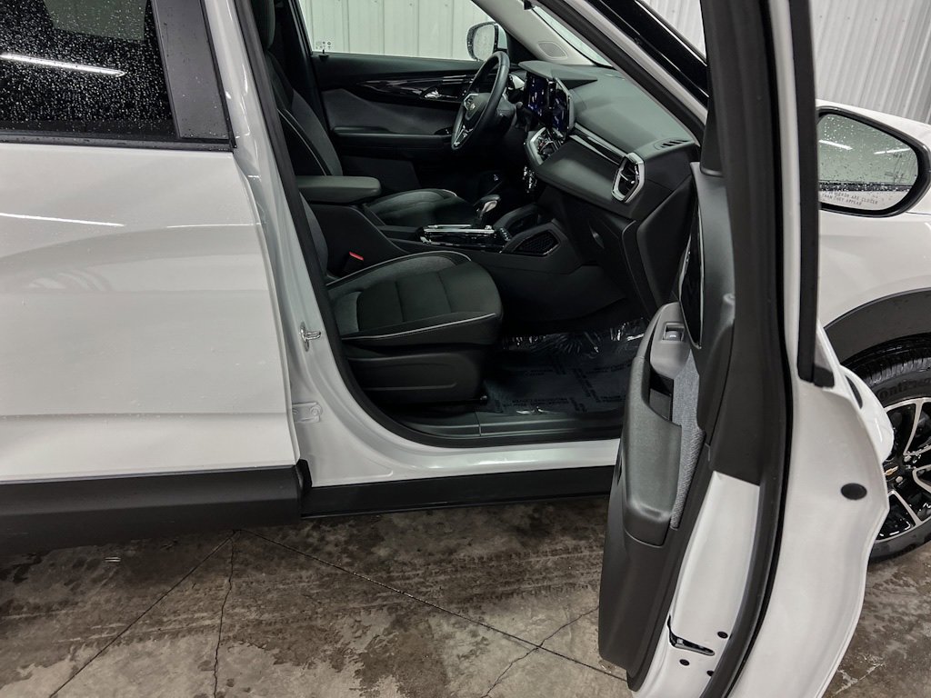 2024 Chevrolet Trailblazer LT photo 8