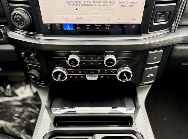 2025 Ford F-350 Lariat photo 23