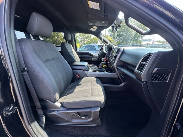 2016 Ford F-150 XLT photo 29