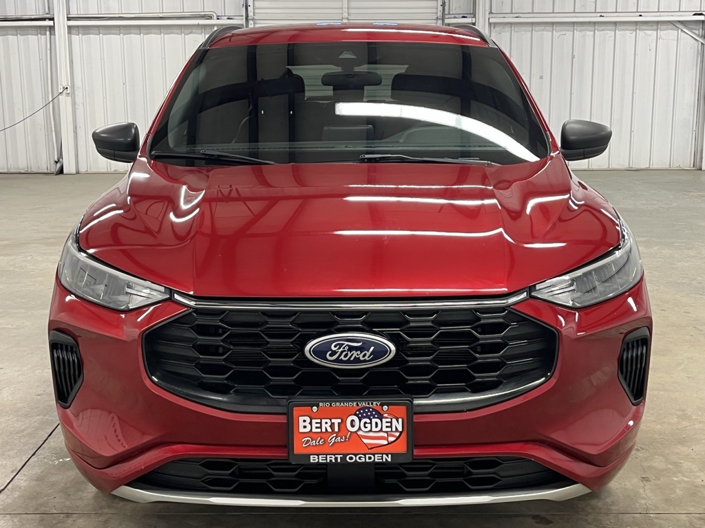 2023 Ford Escape ST-Line photo 2