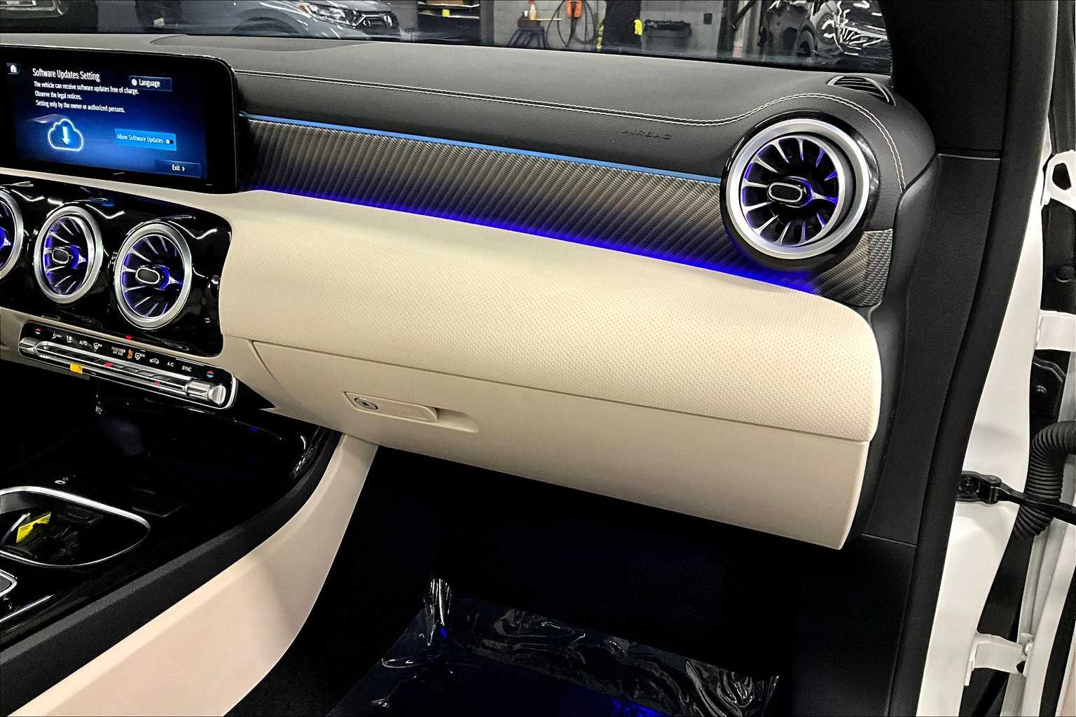 2025 Mercedes Benz CLA 250 photo 13