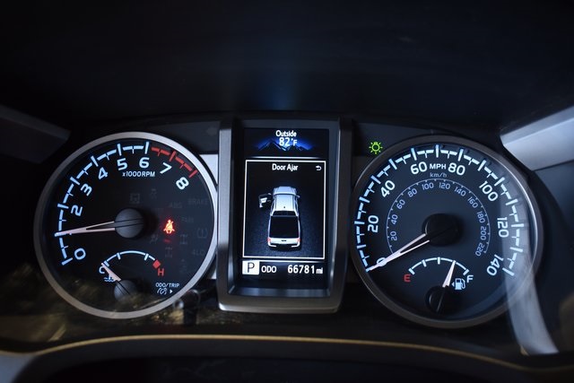 2023 Toyota Tacoma SR5 photo 21