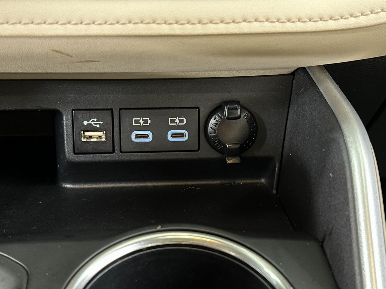 2024 Toyota Highlander Hybrid XLE photo 11