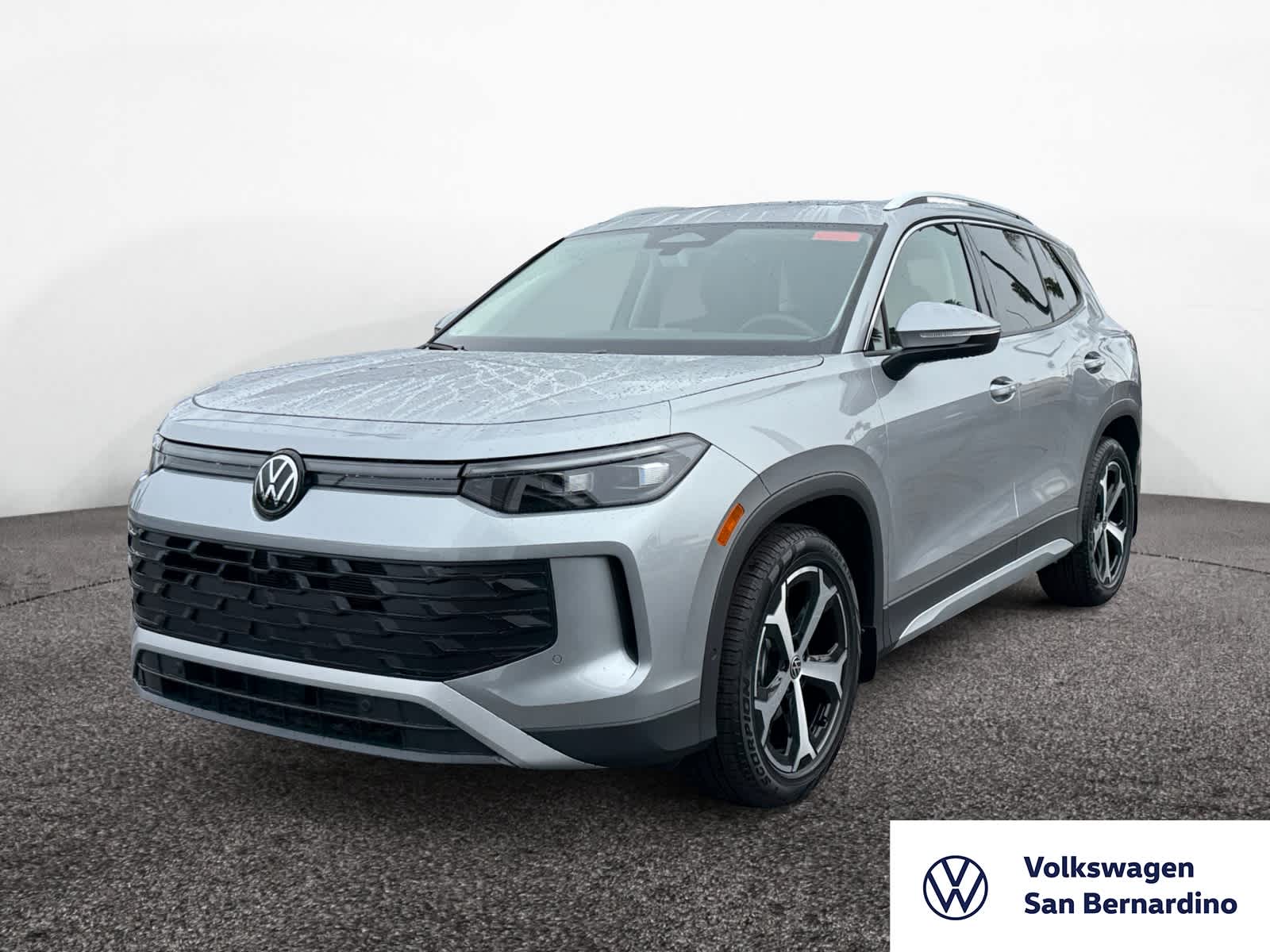 2026 Volkswagen Tiguan SE's photo