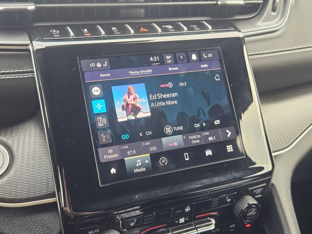 2023 Jeep Grand Cherokee Altitude photo 18