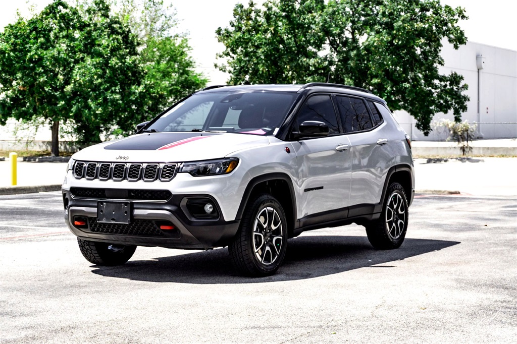 2024 Jeep Compass Trailhawk photo 8