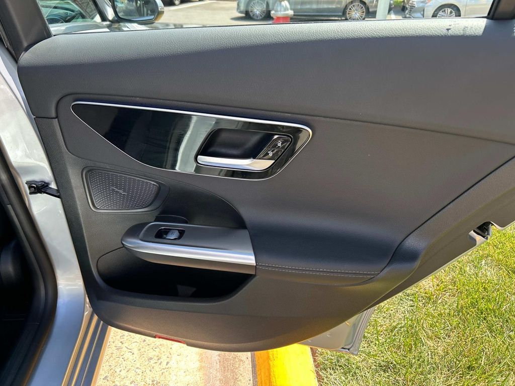 2024 Mercedes Benz C 300 4MATIC photo 27
