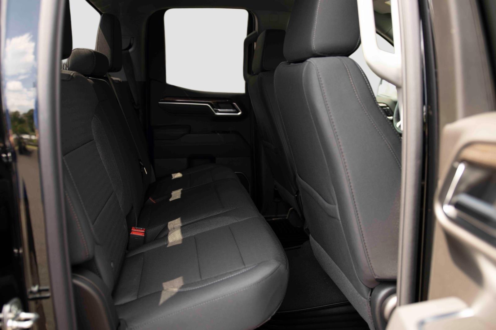 2025 Chevrolet Silverado 1500 LT photo 20