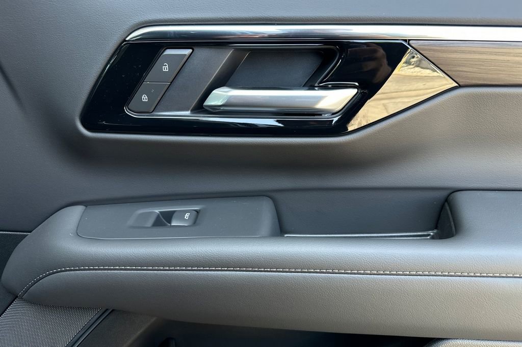 2025 Chevrolet Tahoe LS photo 20