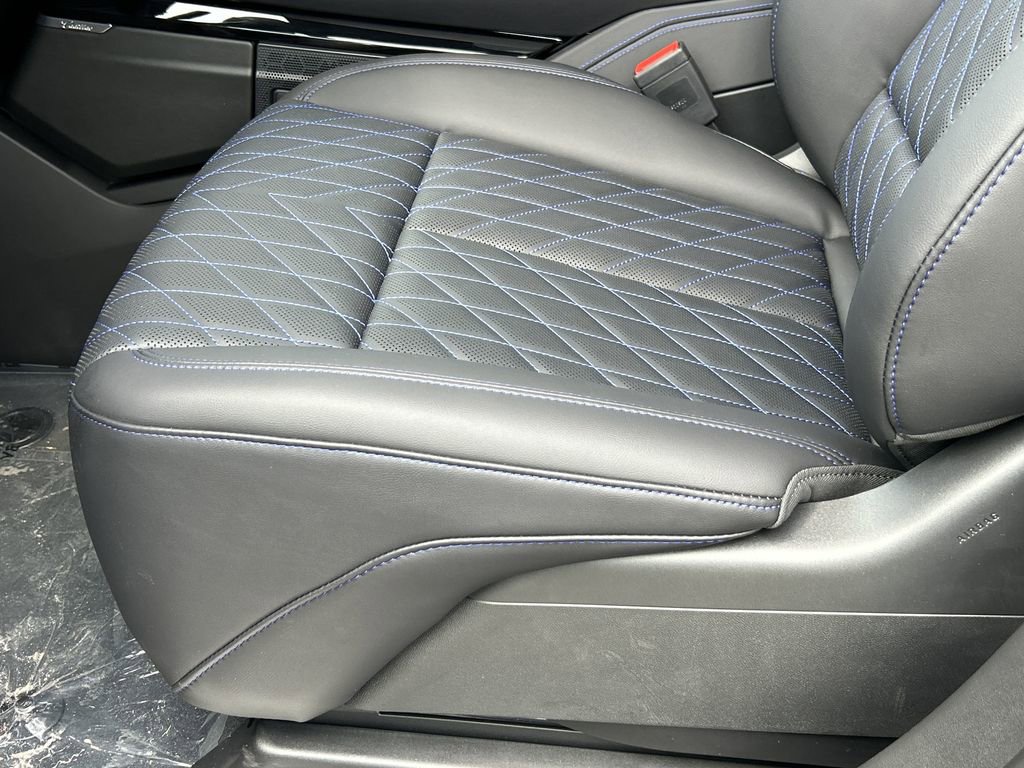 2026 Cadillac Escalade Luxury photo 22