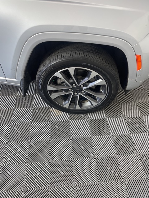 2021 Jeep Grand Cherokee Overland photo 15