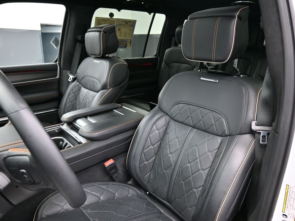 2024 Jeep Wagoneer L Series III photo 10