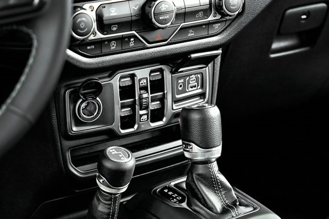 2025 Jeep Wrangler Sport S photo 24