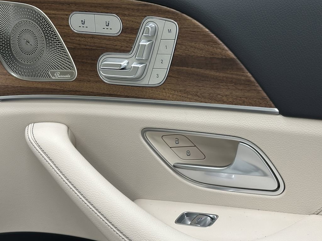 2026 Mercedes Benz GLS 450 4MATIC photo 15