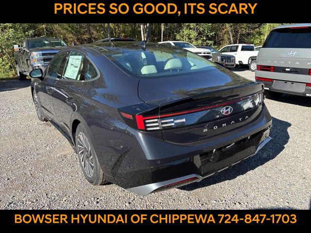 2025 Hyundai Sonata Hybrid Limited photo 3