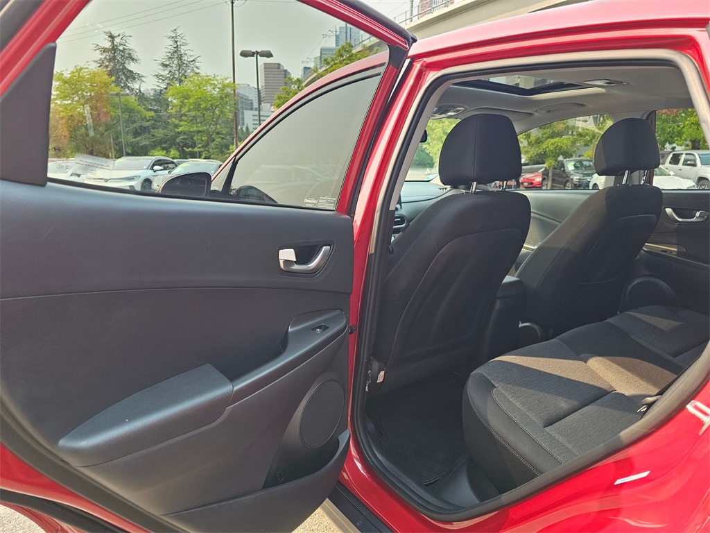2022 Hyundai Kona Electric SEL photo 18