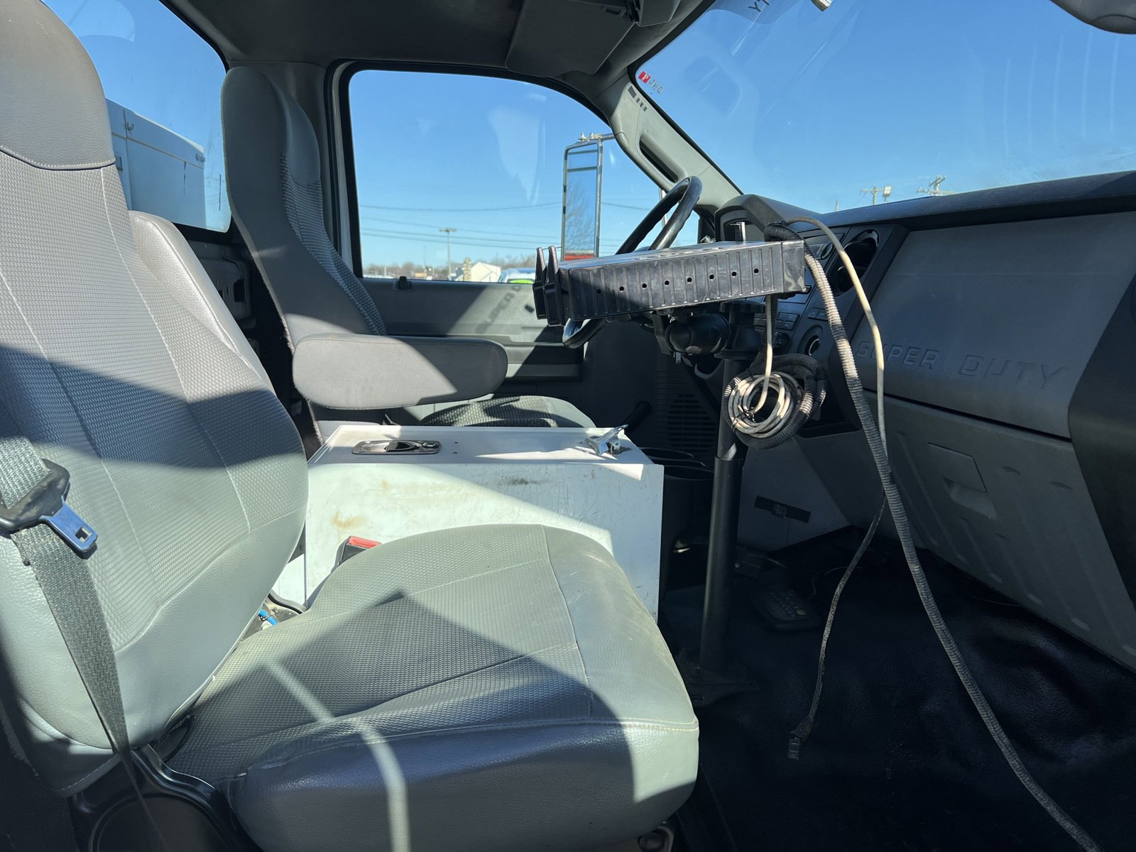 2015 Ford F-750 photo 7